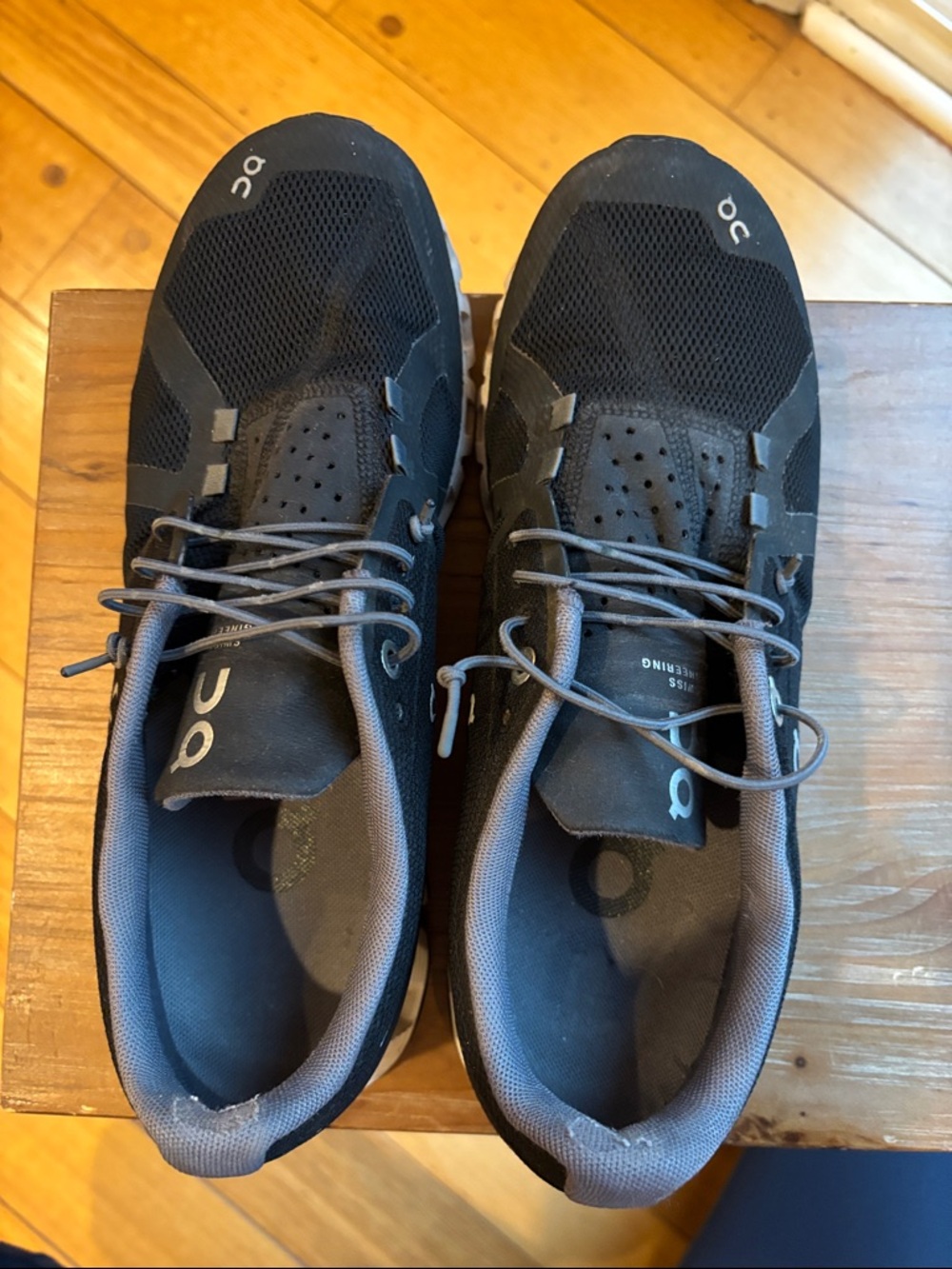 On Running Black and White Women's Cloud Athletic Sneakers - Picture 8 of 8